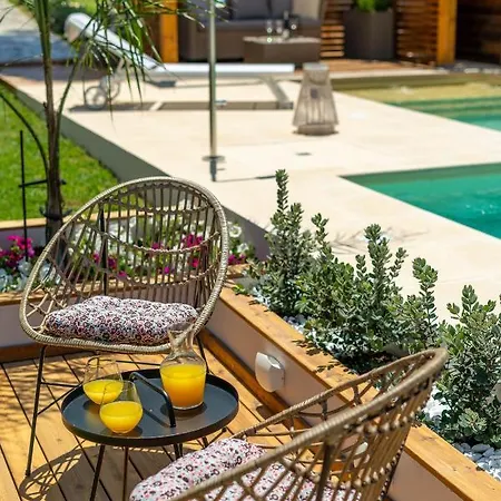 Chania Elite Homes, Enjoy A Chic Oasis By The Heated Pool Apartment *
